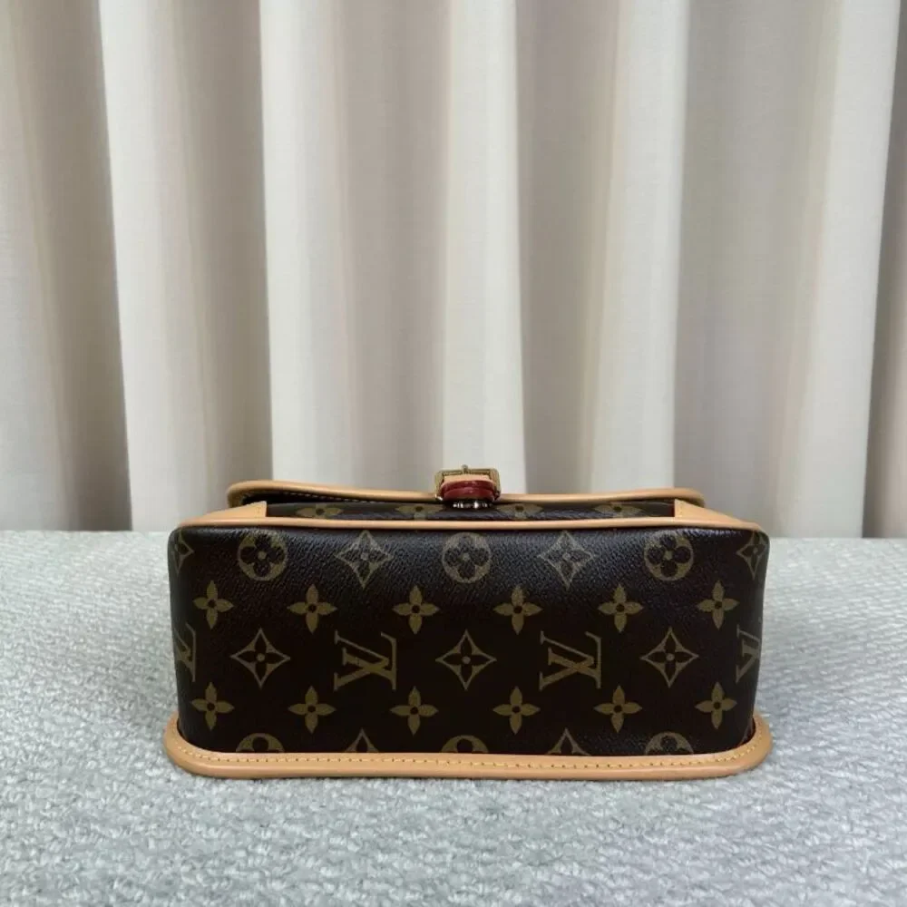 Louis Vuitton Women Pre-Loved Bag Very Good Condition